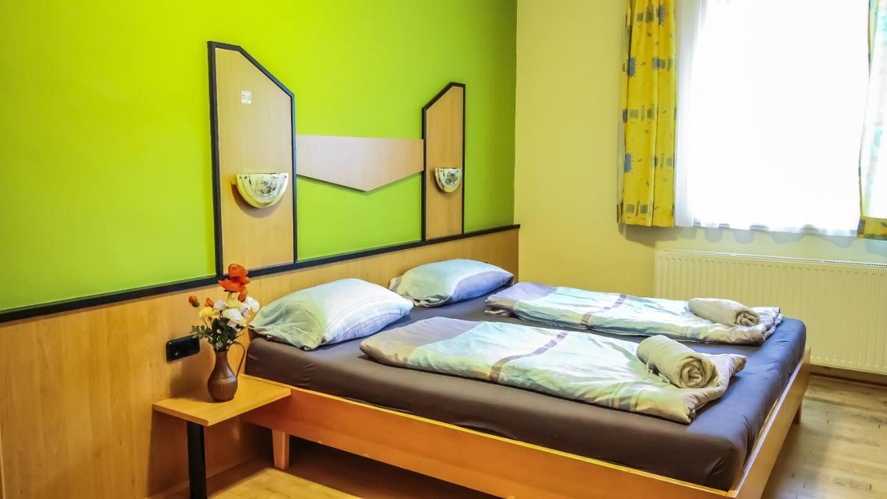 Private Double Bed Room With Bathroom Βιέννη Εξωτερικό φωτογραφία